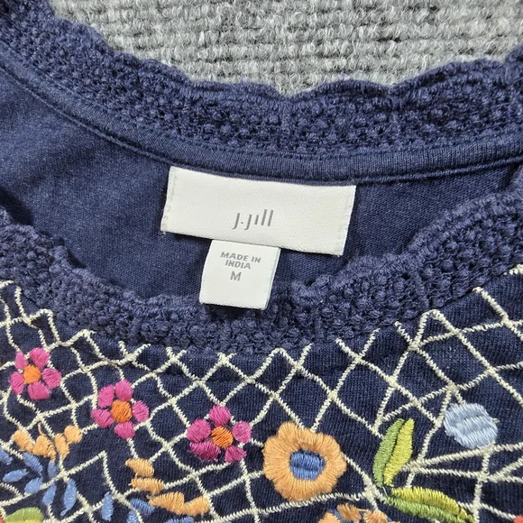 J.Jill Womens Navy Tank Top Floral Embroidery Size Medium - Picture 2 of 7